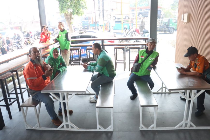 Polisi Bersama Masyarakat : Polres Mojokerto Fasilitasi Shelter Istirahat Gratis untuk Pengemudi Online